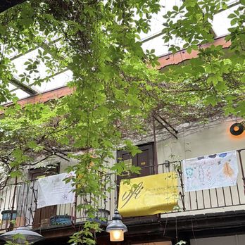 Amerlingbeisl - Vibes - Coffee & Tea Near Me - Vienna, 9