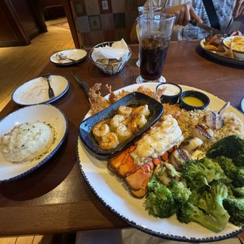 Red Lobster - Seafood Near Me - Aurora, Colorado