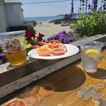 Flo's Clam Shack - Seafood Near Me - Middletown, Rhode Island
