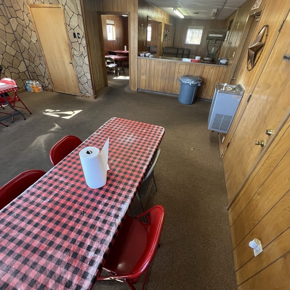 Pustka Family Barbeque - Interior seating - Food Trucks Near Me - Temple, Texas Pustka Family Barbeque - Interior seating - Food Trucks Near Me - Temple, Texas