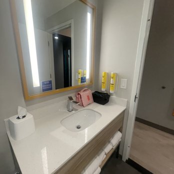 Tru by Hilton Meridian - Hotels Near Me - Meridian, Mississippi