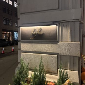 Beefbar - Outside decor - Steakhouses Near Me - New York, New York