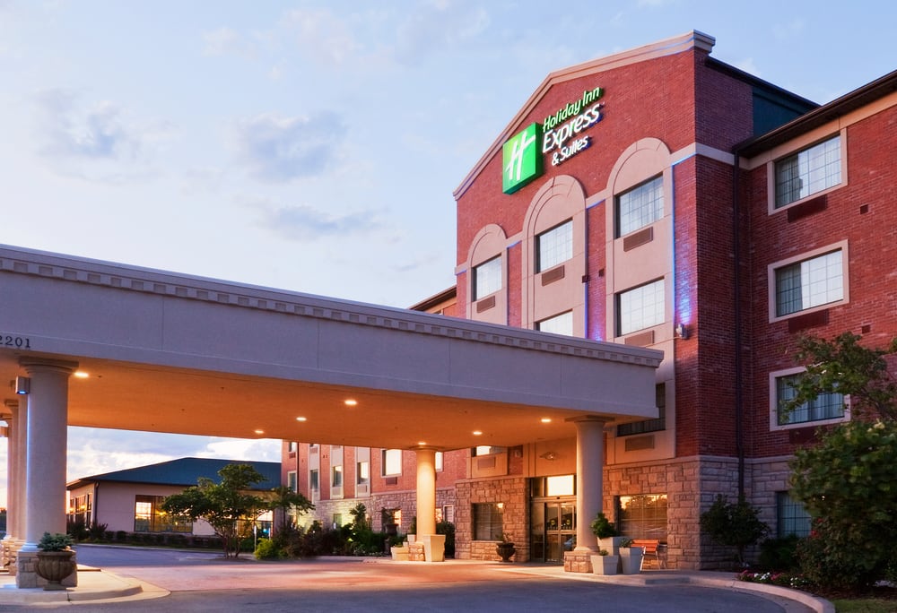 HOLIDAY INN EXPRESS & SUITES TULSA S BROKEN ARROW HWY 51 33 Photos