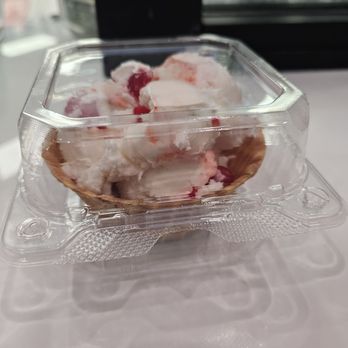 Handel's Homemade Ice Cream - Small Cherry vanilla in bowl - Ice Cream & Frozen Yogurt Near Me - Alhambra, California Handel's Homemade Ice Cream - Small Cherry vanilla in bowl - Ice Cream & Frozen Yogurt Near Me - Alhambra, California