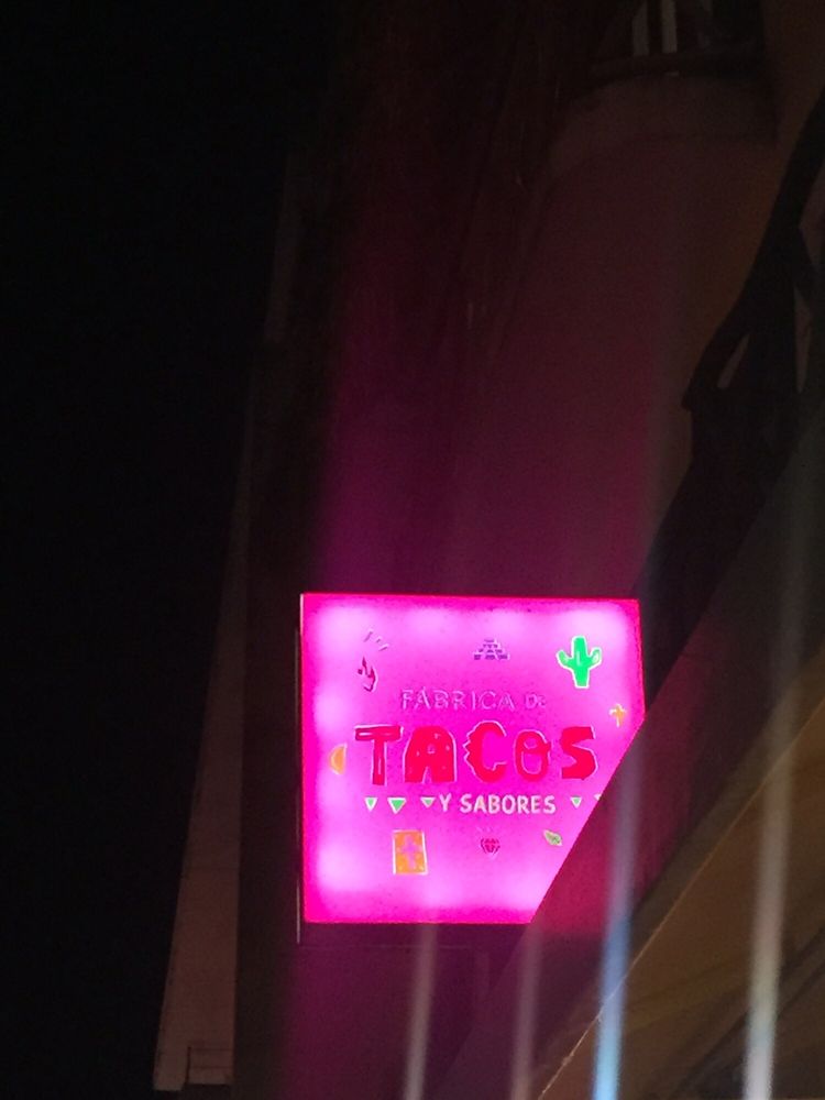 Los Fabulosos Tacos y Quesos