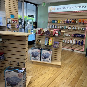 Miracle Care Pharmacy - This pharmacy have Excelent costumer service! - Pharmacy Near Me - Santa Clarita, California Miracle Care Pharmacy - This pharmacy have Excelent costumer service! - Pharmacy Near Me - Santa Clarita, California