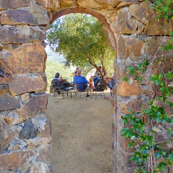 Saracina Vineyards - Through our gate. - Wine Tours Near Me - Hopland, California Saracina Vineyards - Through our gate. - Wine Tours Near Me - Hopland, California