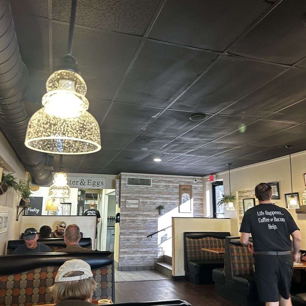 Julwin's Restaurant - Interior very roomy 2 separate areas noise level was low for being full - Breakfast & Brunch Near Me - Fairhope, Alabama Julwin's Restaurant - Interior very roomy 2 separate areas noise level was low for being full - Breakfast & Brunch Near Me - Fairhope, Alabama