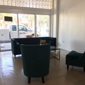 Eversaint Salon - Waiting area. - Nail Salons Near Me - New Orleans, Louisiana Eversaint Salon - Waiting area. - Nail Salons Near Me - New Orleans, Louisiana