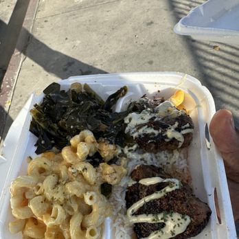 Doobie's Kitchen - Lamb chops, mac n cheese and greens - Caterers Near Me Doobie's Kitchen - Lamb chops, mac n cheese and greens - Caterers Near Me