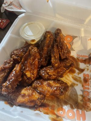 Hooters by null