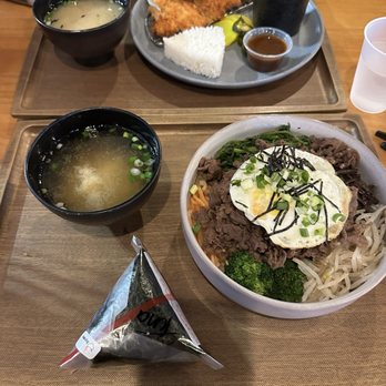 Tilly Kitchen - Chicken katsu curry, miso soup, bulgogi bibimbap, pork katsu onigiri and spicy tuna onigiri - Korean Near Me - Chantilly, Virginia