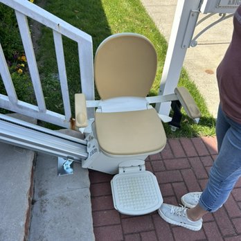 Nyc Stairlift - Acorn superglide 130 T700 stair lift - Elevator Services Near Me Nyc Stairlift - Acorn superglide 130 T700 stair lift - Elevator Services Near Me