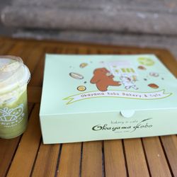 A few pastries & the Banana Crème Matcha! My fave is the Red Bean sea salt bread & the Curry pan