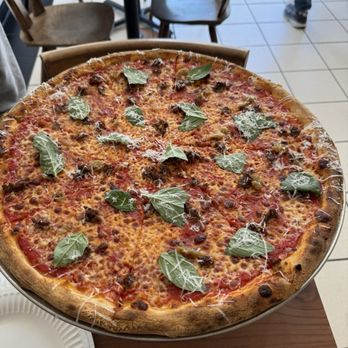 Back Bench Pizza - Sausage pizza with garlic and hot honey - Pizza Near Me - Ventura, California