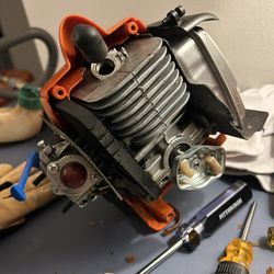 Deal's Small Engine Repair - Trimmer Engine