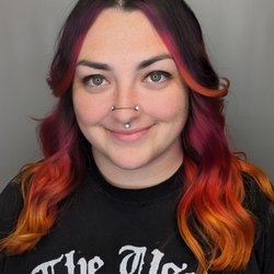 Salon LaMont