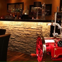 Seven Bar Cigar Lounge 