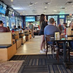 Mr Chubbys - Fleming Island - Table area and band stage
