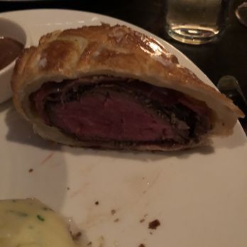 Willow Room - Close up of beef wellington - Wine Bars Near Me - Chicago, Illinois Willow Room - Close up of beef wellington - Wine Bars Near Me - Chicago, Illinois