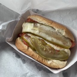 2 Chicago hot dogs, absolutely delicious! 2 Chicago hot dogs, absolutely delicious!