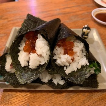 Kats Sushi - Ikura hand roll - Sushi Bars Near Me - Honolulu, Hawaii