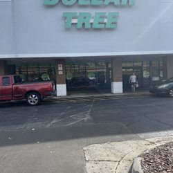 Dollar Tree - Entrance