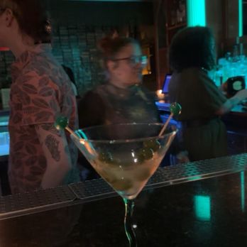 Dorothy Downstairs - Dirty martini - Lounges Near Me - Chicago, Illinois Dorothy Downstairs - Dirty martini - Lounges Near Me - Chicago, Illinois