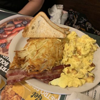 Metro Diner - American Near Me - Bensalem, Pennsylvania Metro Diner - American Near Me - Bensalem, Pennsylvania