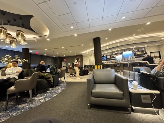 United Polaris Lounge by null