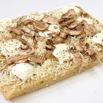 Pizza Mia - Champignons / Mushrooms + Mozzarella + Bocconcini - Pizza Near Me - Laval, Quebec Pizza Mia - Champignons / Mushrooms + Mozzarella + Bocconcini - Pizza Near Me - Laval, Quebec