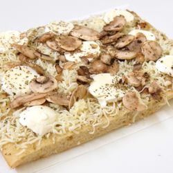 Pizza Mia - Champignons / Mushrooms + Mozzarella + Bocconcini