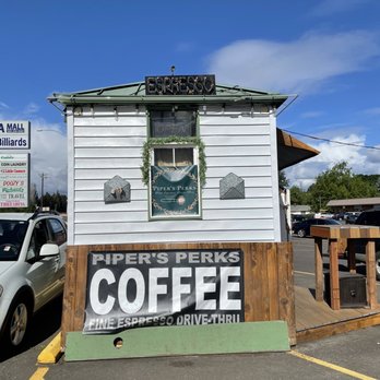 Pipers Perks - Drive thru and walk in stands on both side - Coffee & Tea Near Me - Beaverton, Oregon