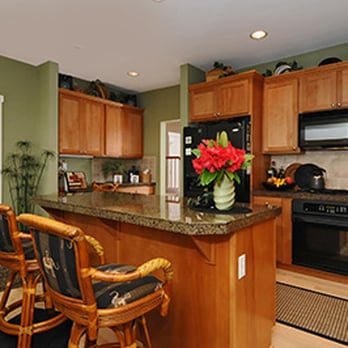 Natalia von Somoff - Skyline Properties - Issaquah Townhouse Kitchen - Real Estate Agents Near Me - Seattle, Washington Natalia von Somoff - Skyline Properties - Issaquah Townhouse Kitchen - Real Estate Agents Near Me - Seattle, Washington