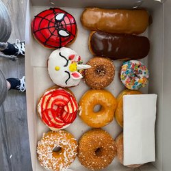 Ann's Donuts - Dozen o' donuts!
