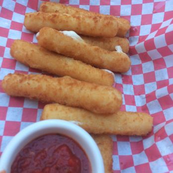 Pizzeria Uno - Cheese sticks - Pizza Near Me - Chicago, Illinois