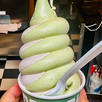 Softside - Pistachio & strawberry swirl - Ice Cream & Frozen Yogurt Near Me - New York, New York Softside - Pistachio & strawberry swirl - Ice Cream & Frozen Yogurt Near Me - New York, New York
