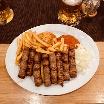Luitpold - Ćevapčići sind gegrillte Röllchen aus Hackfleisch, super lecker - Bavarian Near Me - Berlin, BE Luitpold - Ćevapčići sind gegrillte Röllchen aus Hackfleisch, super lecker - Bavarian Near Me - Berlin, BE