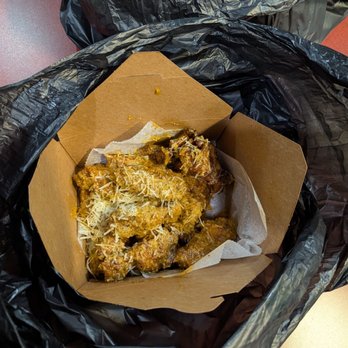 That Wing Spot - 10 fiery garlic parmesan chicken wings - 10 dollars - Chicken Wings Near Me - Winter Park, Florida