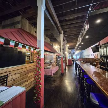 Due Amici - Front waiting area and dining area in distance - Italian Near Me - Helena, Alabama