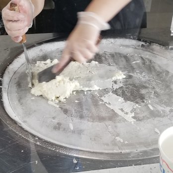 ICICLES - Starting the mixing process. - Ice Cream & Frozen Yogurt Near Me - Cupertino, California