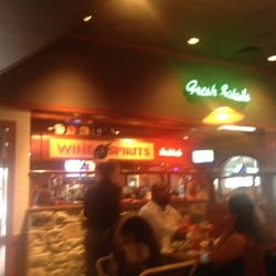 O'Charley's Restaurant & Bar - Dinning area