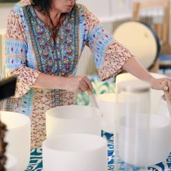 7th Heaven Sound Baths - Playing the crystal singing bowls