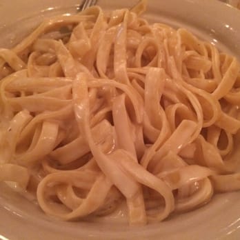 Maggiano's - Fettuccine Alfredo - Italian Near Me - Cincinnati, Ohio