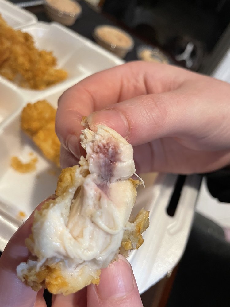 RAISING CANE’S CHICKEN FINGERS SHOREWOOD 1007 Brook Forest Ave