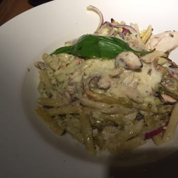 Pizza Express - Chicken pesto - Pizza Near Me - Manchester, XGM