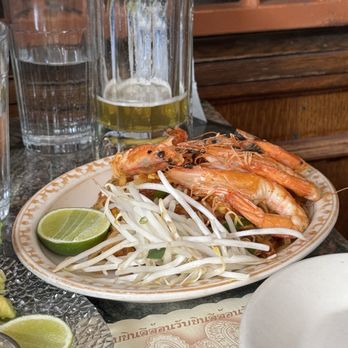 Thai Diner - Phat Thai with prawns - Thai Near Me - New York, New York
