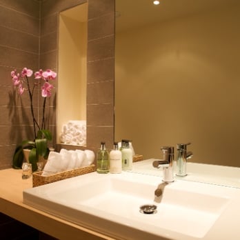 Cherrybank Dental Spa - Luxury bathrooms - Orthodontists Near Me - Edinburgh, EDH Cherrybank Dental Spa - Luxury bathrooms - Orthodontists Near Me - Edinburgh, EDH