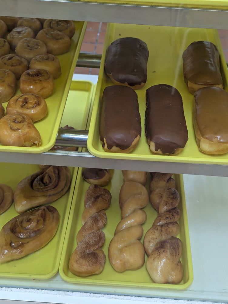 Fresh Donuts Logo