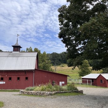 Muscoot Farm - Farmers Market Near Me - Katonah, New York